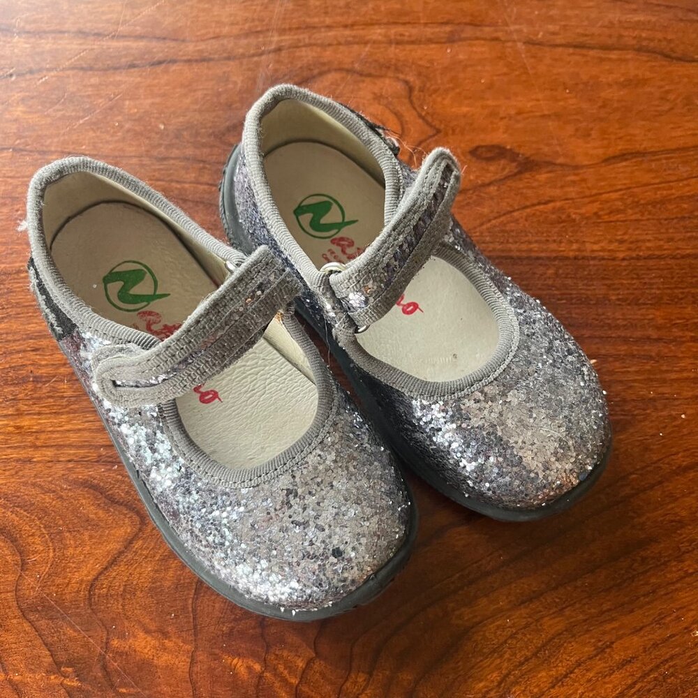 Naturino Girls Sparkly Silver Glitter Mary Jane Shoes Size 22 (US6) Rubber Sole‎